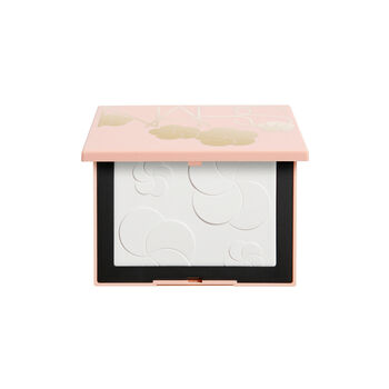 LIGHT REFLECTING&trade; SETTING POWDER &ndash; PRESSED