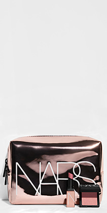 Enjoy a FREE Mini Afterglow Lip Balm, Mini Orgasm Rush Blush when you spend €65+, plus an exclusive pouch when you spend €75+.