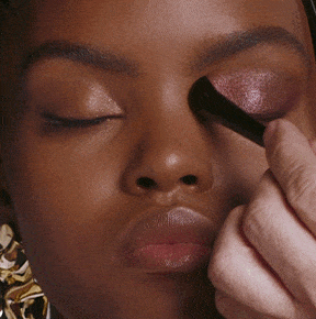 Blend GO DEEP across the crease for added drama.
