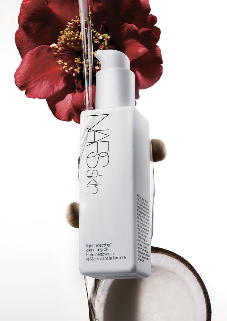 LIGHT REFLECTING™ CLEANSING OIL
