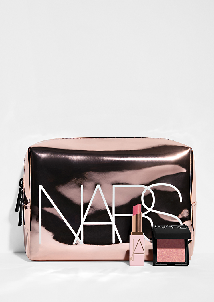 Enjoy a FREE Mini Afterglow Lip Balm, Mini Orgasm Rush Blush when you spend €65+, plus an exclusive pouch when you spend €75+.